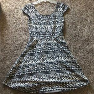 black/white patterned dress